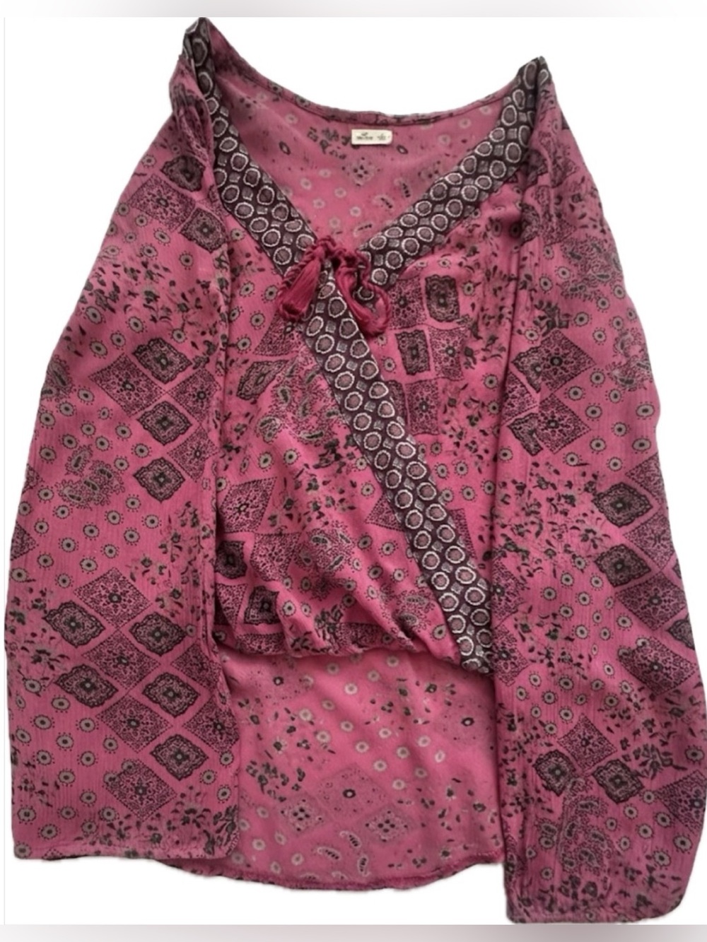 Hollister women’s Patterned Long Sleeve Wrap-Style Top.  Size S.